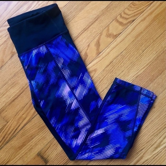 GAPfit Sculpt Compression Cropped 3/4 Capri Activewear Leggings Size S - Picture 2 of 3